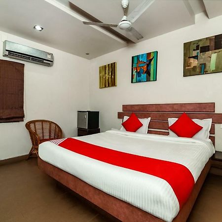 Oyo 28856 Manjeera Inn Визакхапатнам Екстериор снимка