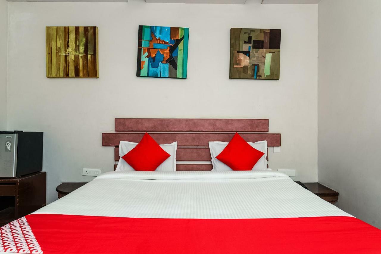 Oyo 28856 Manjeera Inn Визакхапатнам Екстериор снимка